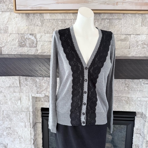 Ann Taylor LOFT Gray Lace Cardigan Knot Medium Button Romantic Feminine Office - Picture 8 of 11